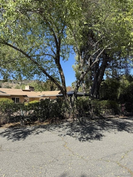 Building Photo - 12118 Poway Rd