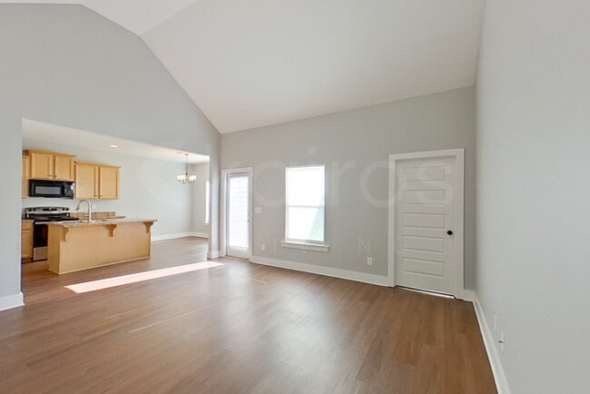 Building Photo - 8008 Shadesbrook Dr