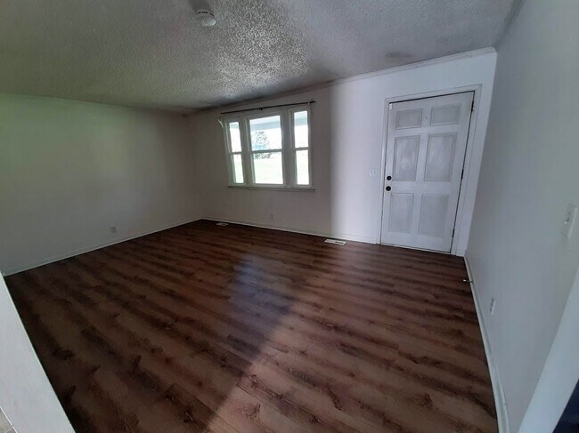 Foto del edificio - 601 Caldwell Dr