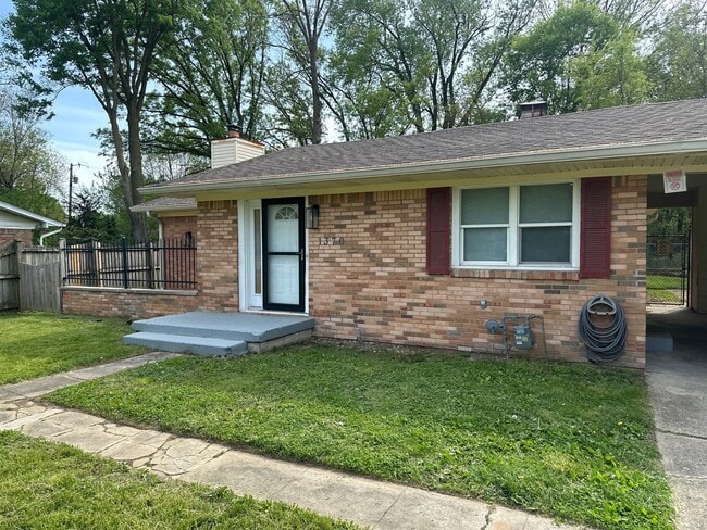 Photo - 1370 Farley Dr House