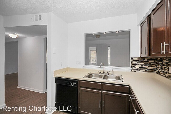 Foto del edificio - 2 br, 2 bath House - 6013 Pinebark Ct