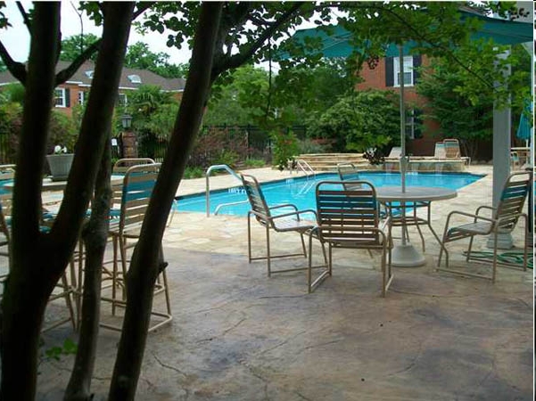 Piscina - Summerville Court