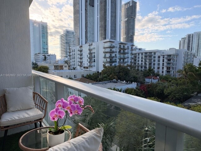 Foto del edificio - 321 NE 26th St