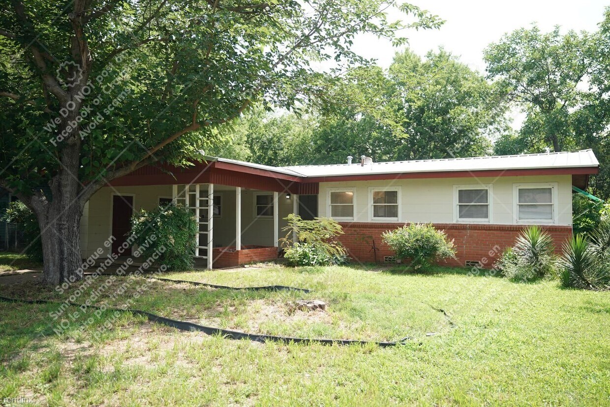 Foto principal - 4 br, 2 bath House - 305 S Lancaster St