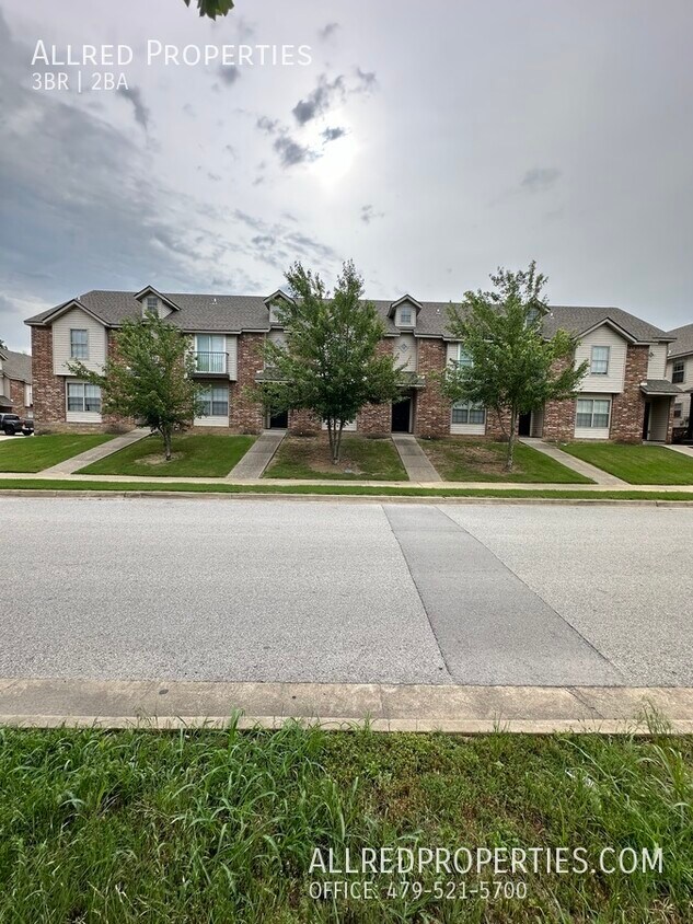 Primary Photo - Valley View Condominiums