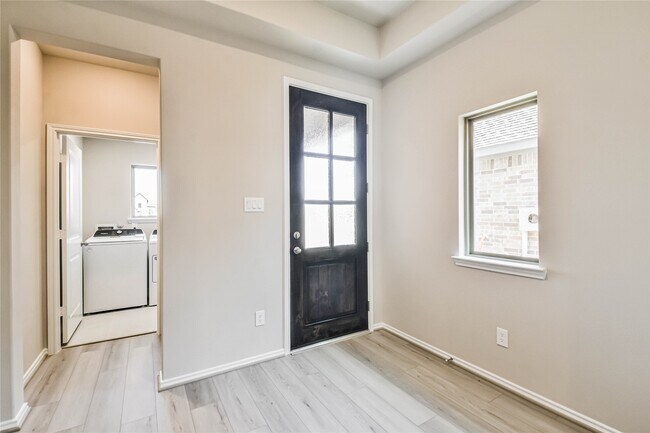 Foto del edificio - 558 Sand Branch Dr