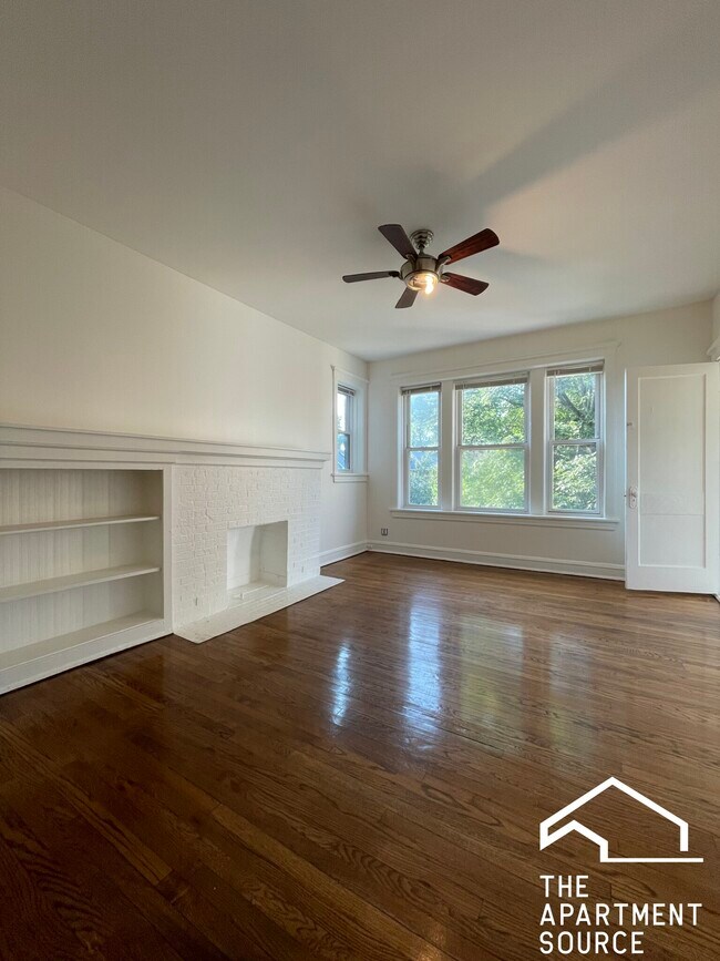 Building Photo - 1544 W Birchwood Ave