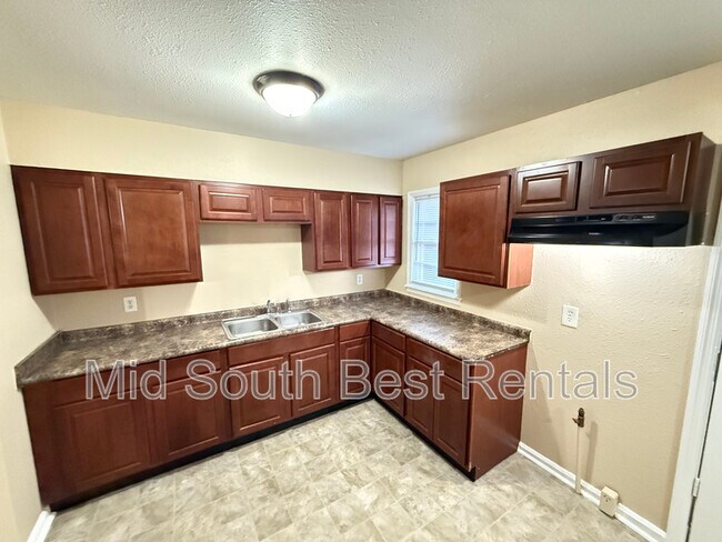 Building Photo - 3723 Alma Dr