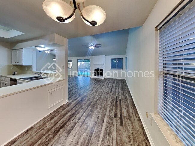 Foto del edificio - 9207 Prairie Trails Dr