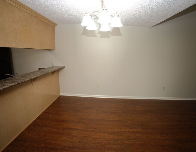 Foto del edificio - 4065 Northlake Drive