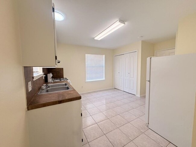 Building Photo - 416 Prescott Loop