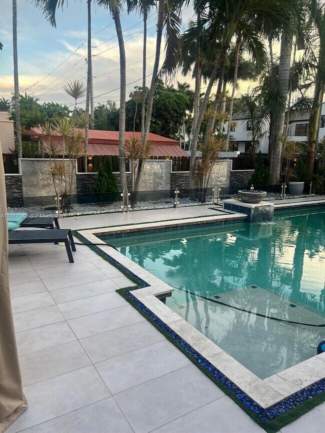 Photo - 1430 Polk St House