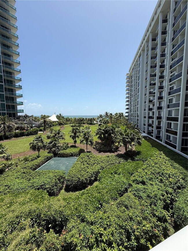 Building Photo - 10275 Collins Ave