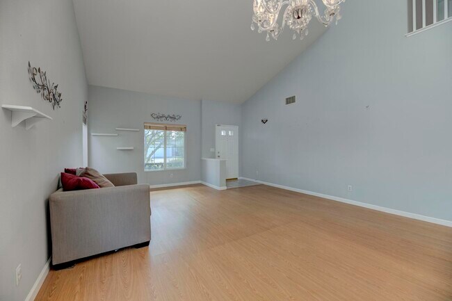 Building Photo - 20339 Ingomar St