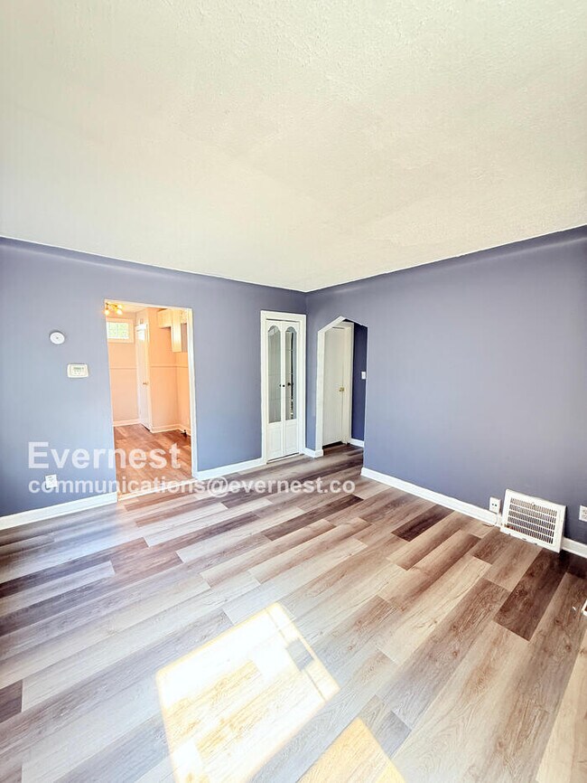 Foto del edificio - 18775 Grandville Ave