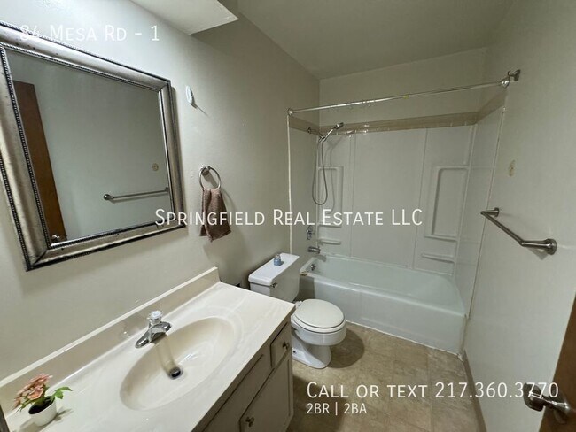 Foto del edificio - Closet Couture: Rent this 'Storage-tacular...