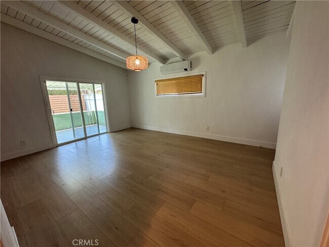 Foto del edificio - 22813 Menlo Ave