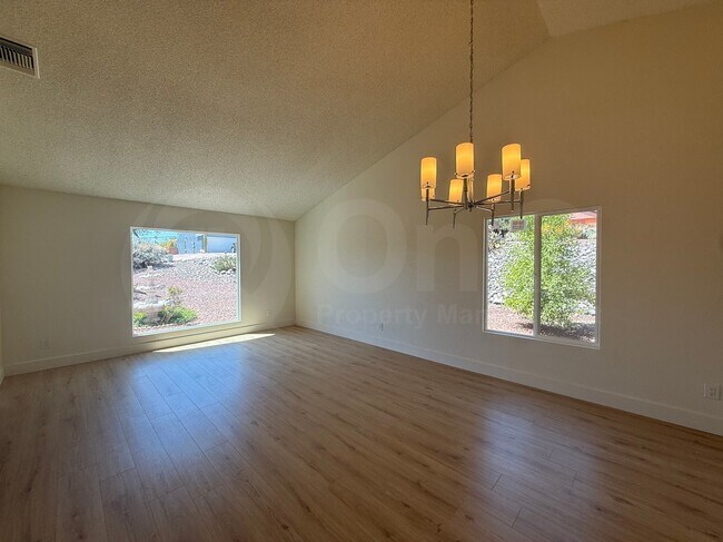 Building Photo - 1562 N Atwood Ave