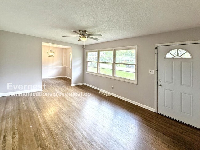 Building Photo - 304 Westwood Dr