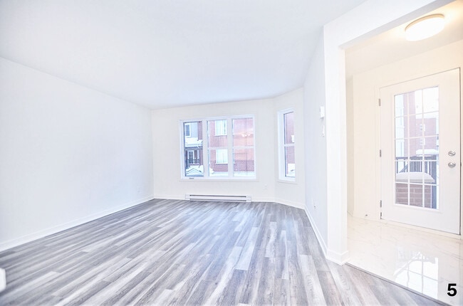 Photo du bâtiment - 1623 Av. de la Gare