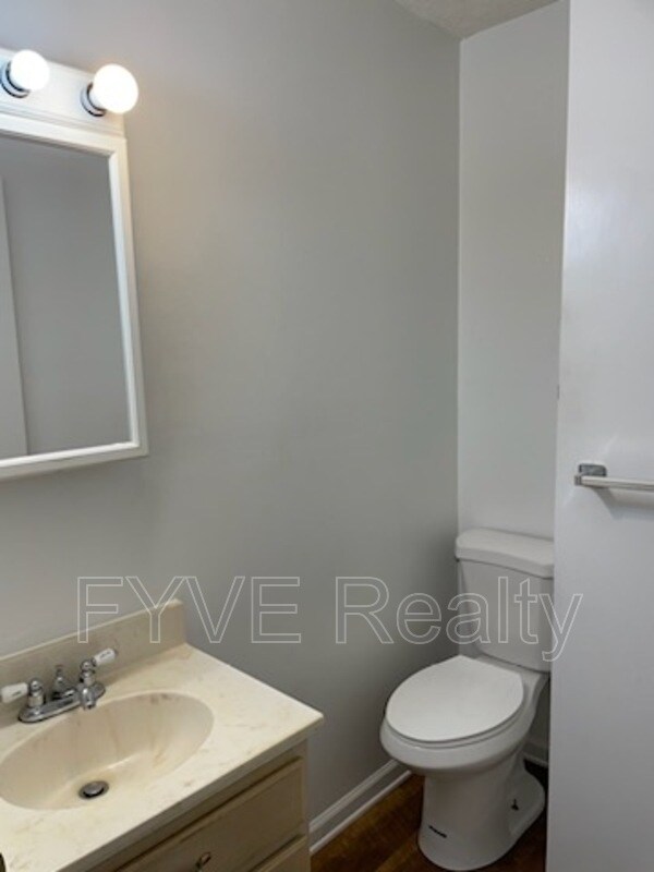 Building Photo - 3700 Claremont St