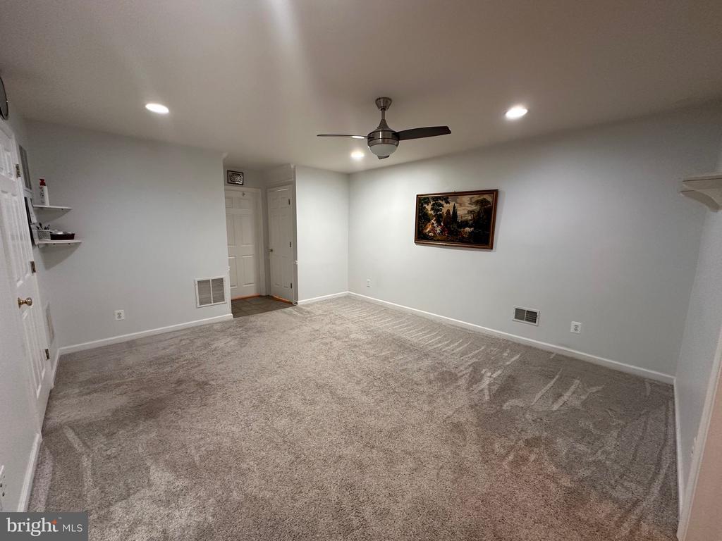 Primary Photo - 43855 Tattinger Terrace