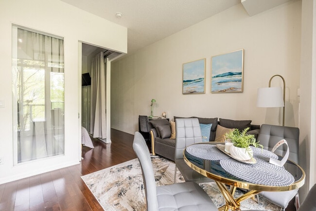 Building Photo - 185 Fort York Blvd