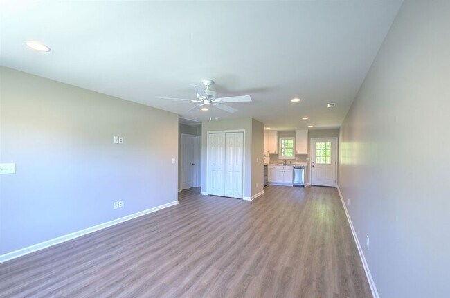 Foto del edificio - 3657 Farrs Bridge Rd