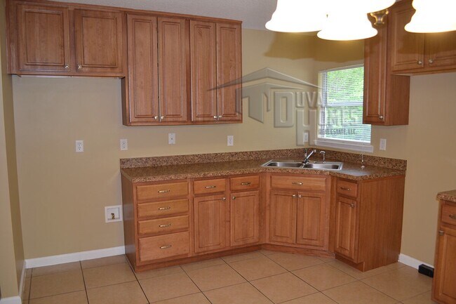Foto del edificio - 212 W 38th St