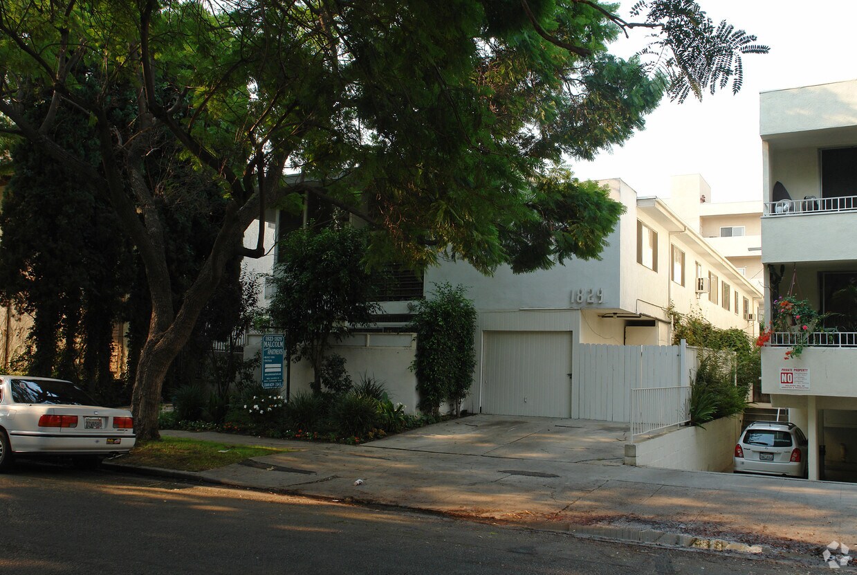 Building Photo - 1829 Malcolm Ave