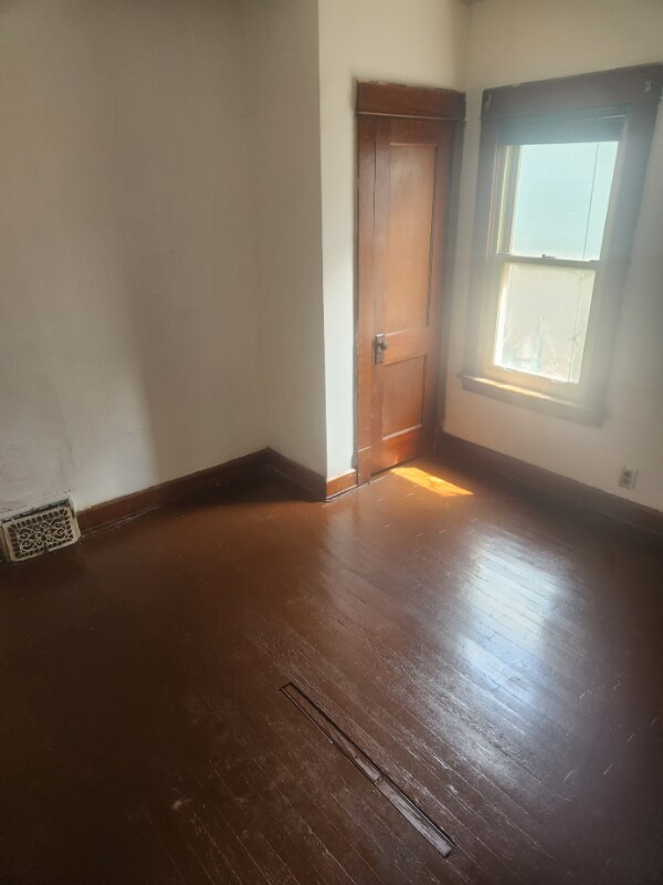 Foto del edificio - 9520 Parkview Ave