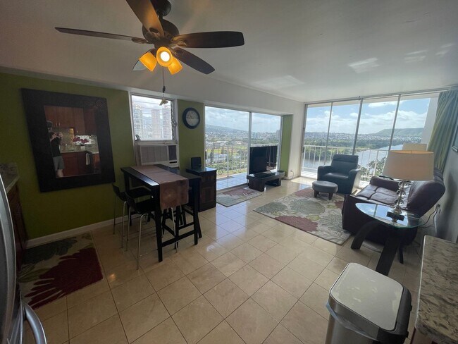 Building Photo - Fully furnished with amazing panoramic views.