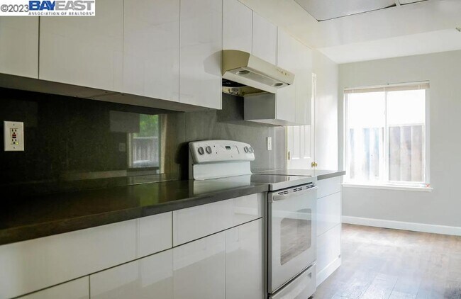 Foto del edificio - 538 Blue Jay Dr