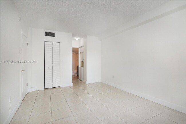 Building Photo - 10900 SW 104th St