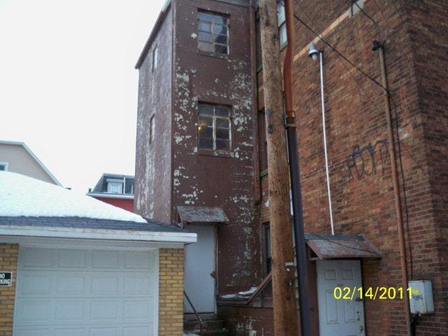 Building Photo - 814 Sassafras St