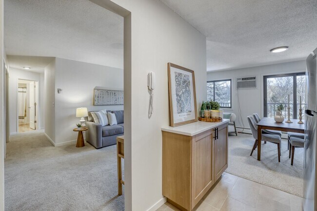 Foto del edificio - 7601 W 101st St