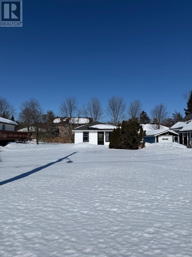 Building Photo - 328 Little Ave