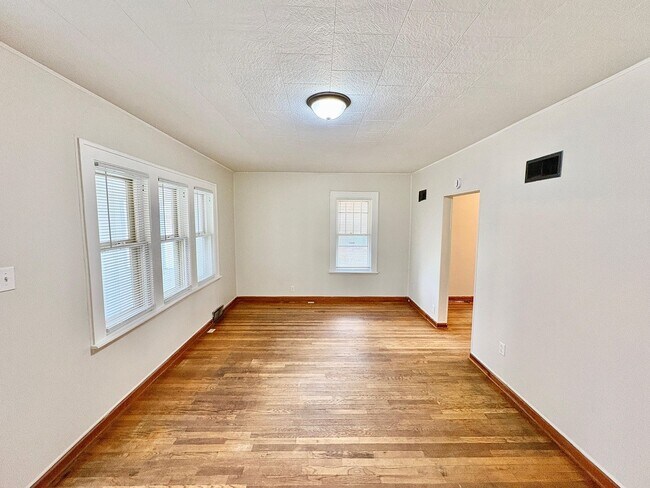 Building Photo - Convenient Living on Medora St: 3-Bedroom Home Near Dining & Downtown