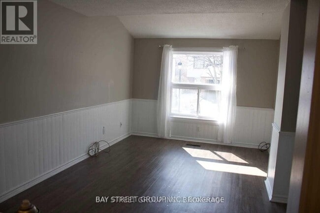 Photo du bâtiment - 1550 Grosvenor St