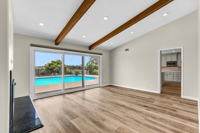 Building Photo - 1165 Catalina Blvd