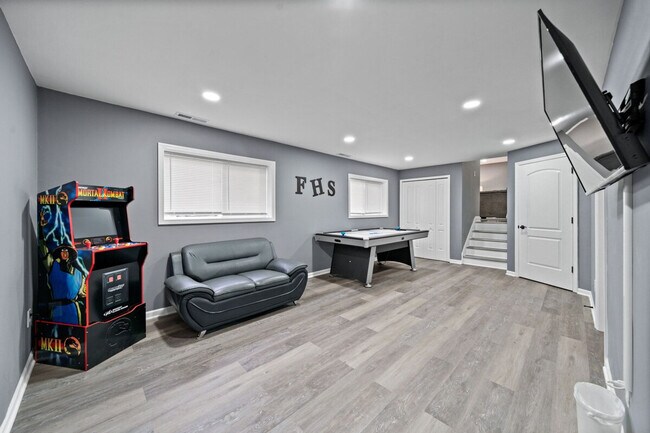 Building Photo - 3755 W 75th Ct