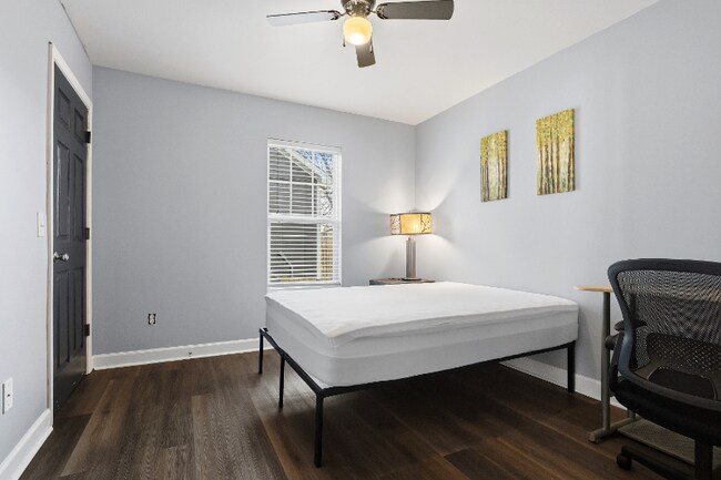Foto del edificio - 1624 N Cherry St