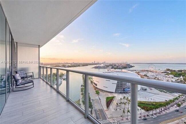 Building Photo - 888 Biscayne Blvd