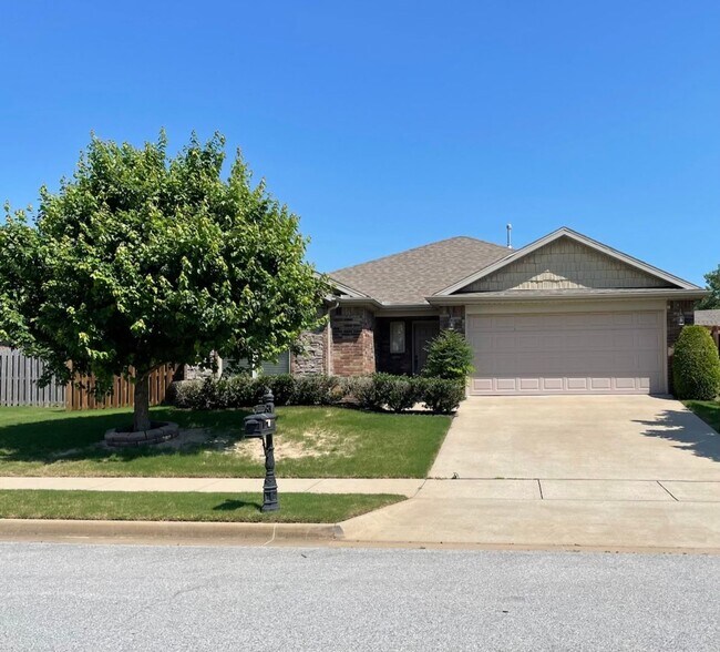 Foto del edificio - 3 Bedroom home near Pleasant Grove Road!