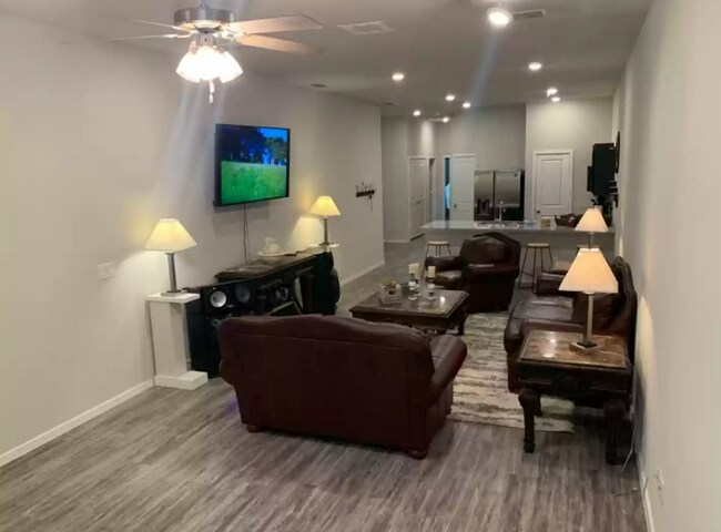 Building Photo - 3 Bedroom 2 bath 1 car garage in Cooper ISD!