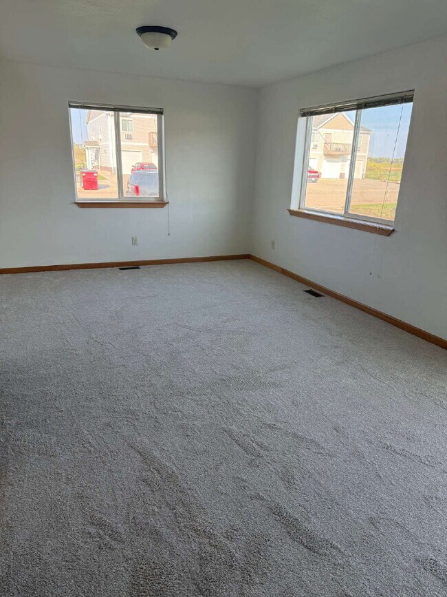 Building Photo - "Charming 3-Bedroom Home with Spacious Layout FOR SALE in Tioga, ND!"