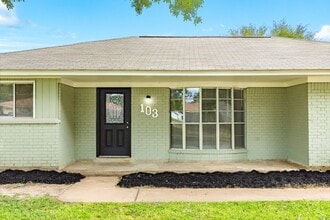 Building Photo - 103 Honeysuckle St