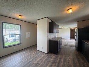 Building Photo - 84 Schirra Ave
