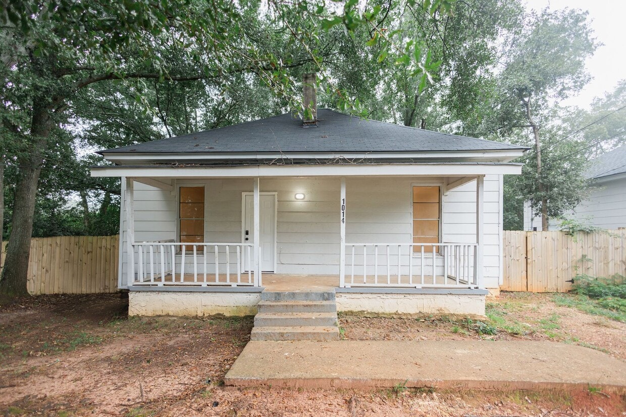 Primary Photo - 1014 W Broad St