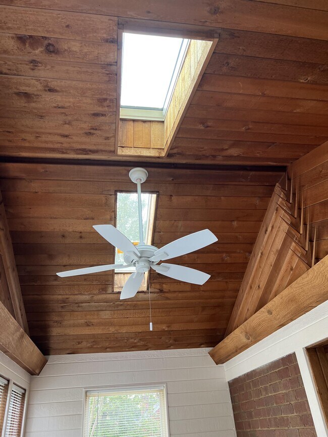 Photo - 6607 Horseshoe Rd House